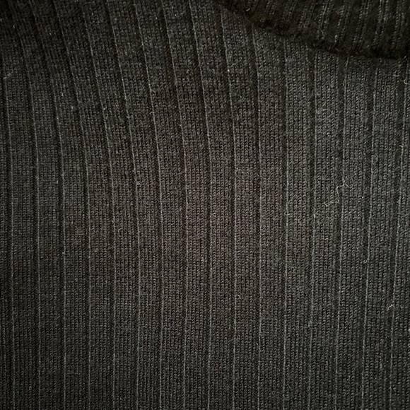 Italian Ribbed Black Crew Neck Sweater - Picture 5 of 6